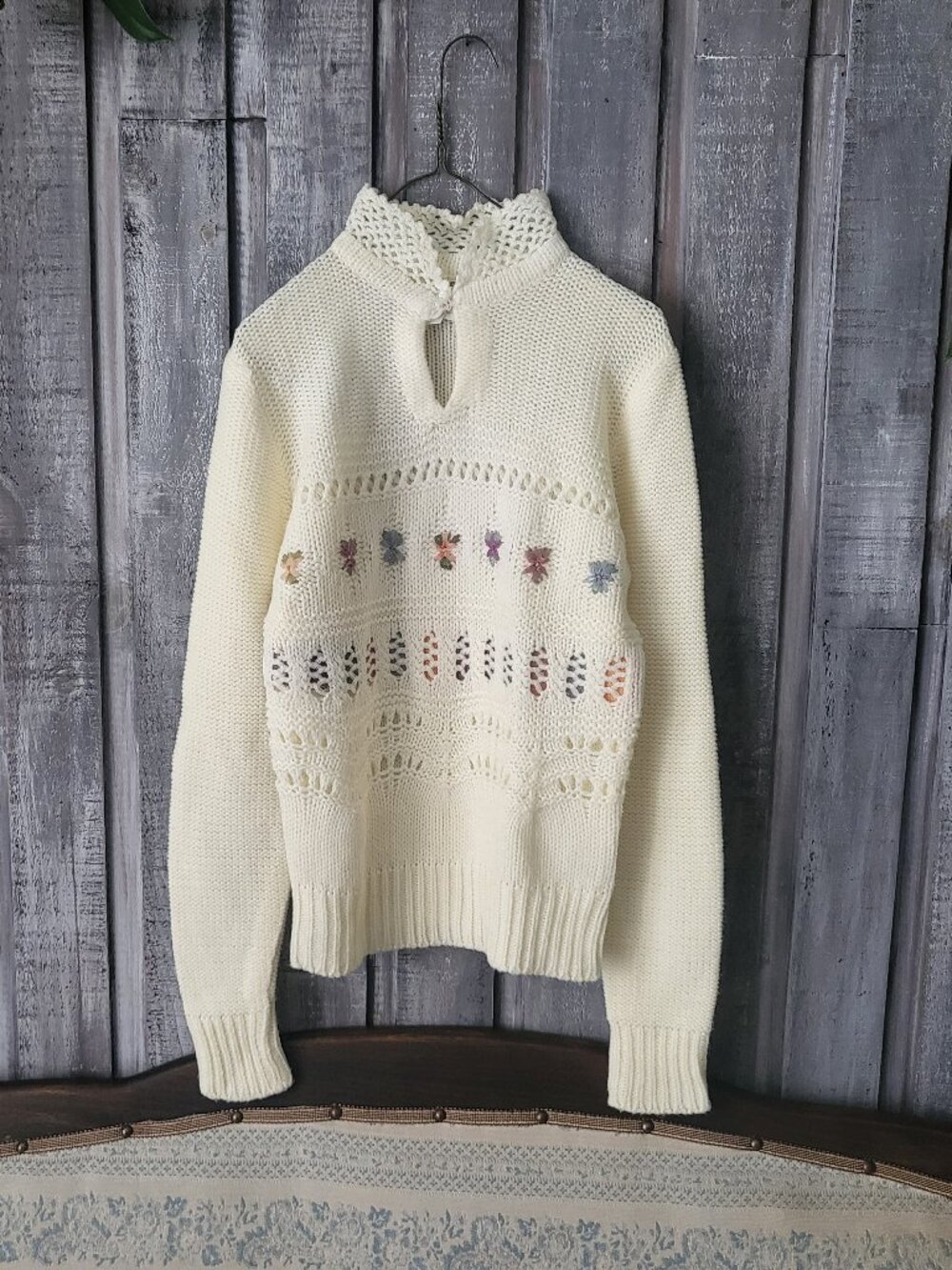 VINTAGE New Graffiti Luigi Gordoni White Floral Embroidered Knit Sweater Size M